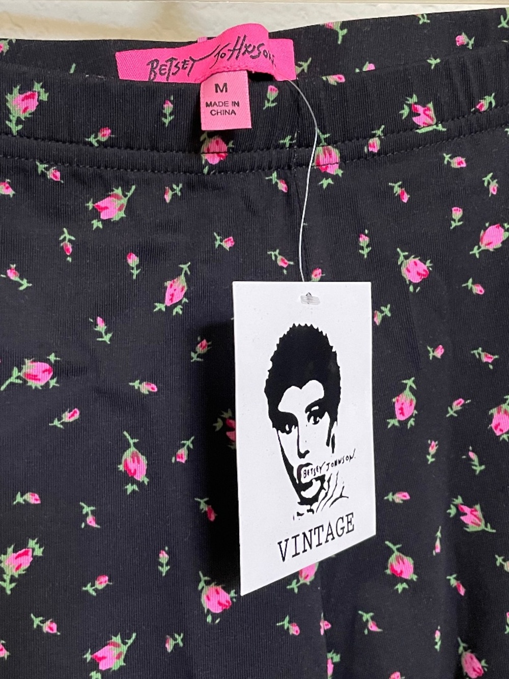Betsey Johnson Vintage Leggings New with Tags Black Rose Floral